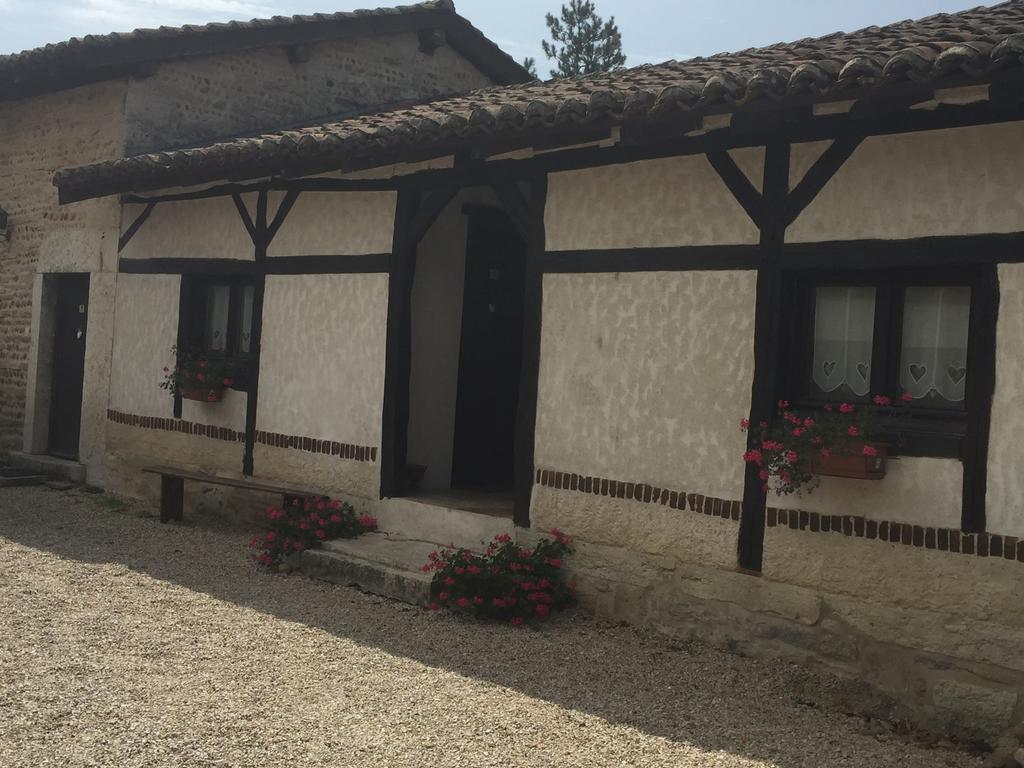 Le Moulin De Champagne Bed & Breakfast Viriat Exterior photo